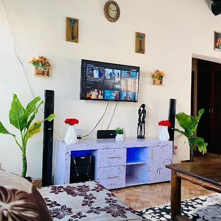 Jambo Diani 1-Bedroom Apartment Close To The Beach Praia de Diani Exterior foto