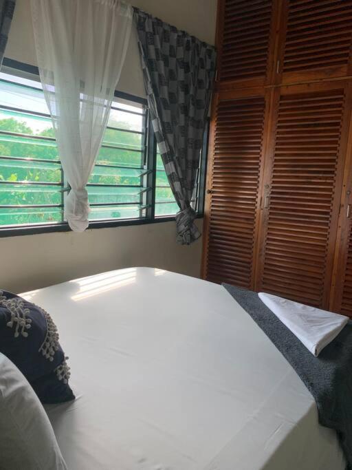 Jambo Diani 1-Bedroom Apartment Close To The Beach Praia de Diani Exterior foto
