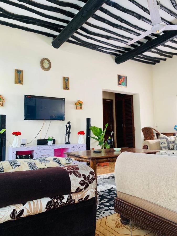 Jambo Diani 1-Bedroom Apartment Close To The Beach Praia de Diani Exterior foto
